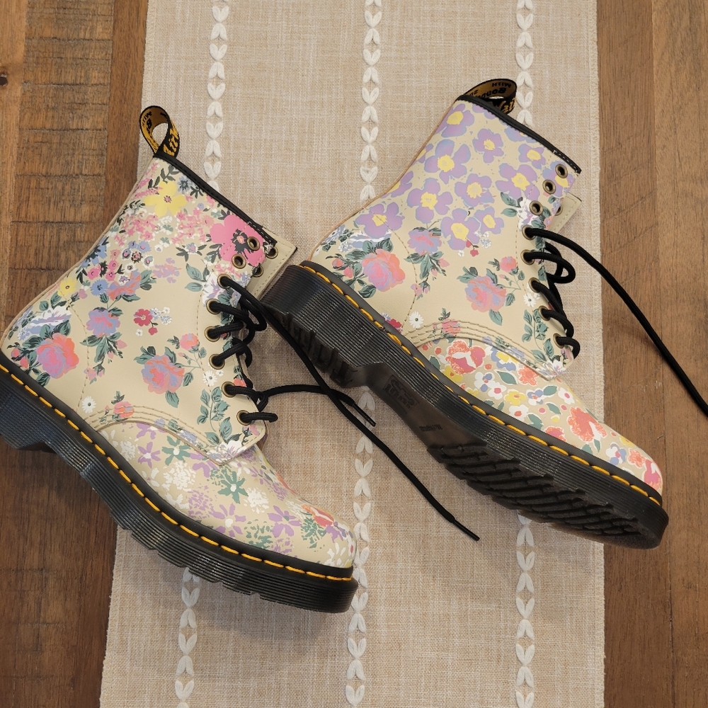 DR. MARTENS 1460 Floral Mash Up Leather Lace Up Boots Parchment Beige Backhand
